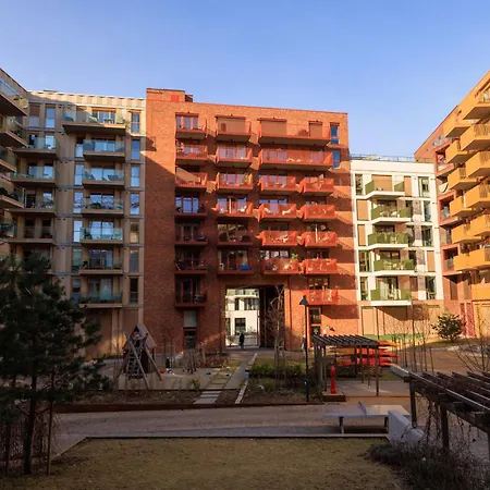 Dinbnb L Luxury I Two Balconies I New Build I Pets Welcome *
