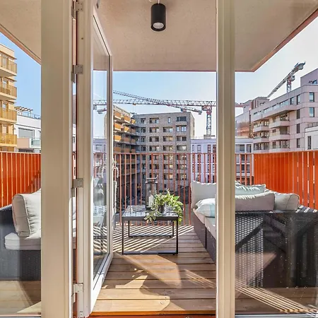 Dinbnb L Luxury I Two Balconies I New Build I Pets Welcome *