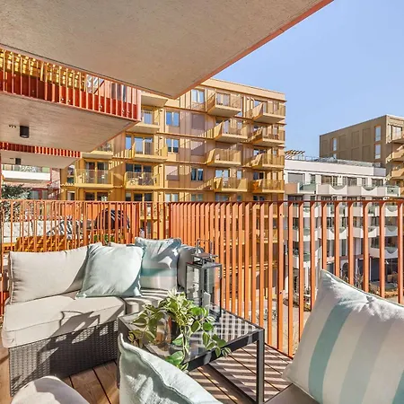 Dinbnb L Luxury I Two Balconies I New Build I Pets Welcome *