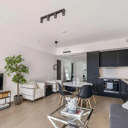 Διαμέρισμα Dinbnb L Luxury I Two Balconies I New Build I Pets Welcome *